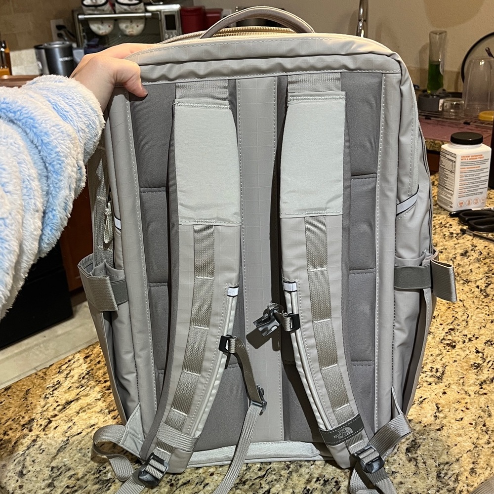 The North Face Base Camp Voyager Backpack 26 L - Picture 5 of 11